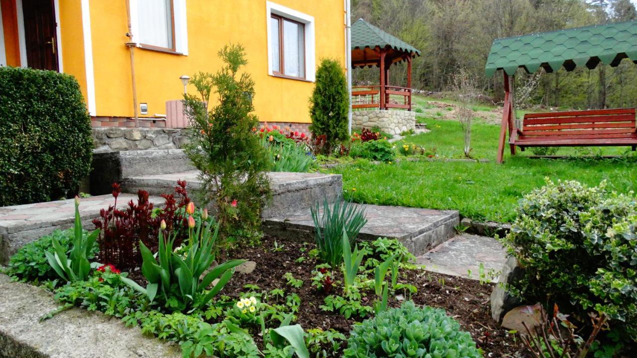 Guest House Karpaty 亚列姆切 外观 照片
